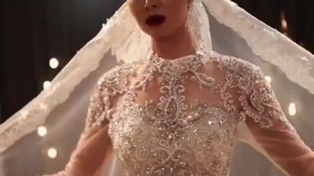 Wedding dress with jewels and pearls / say yes to the dress