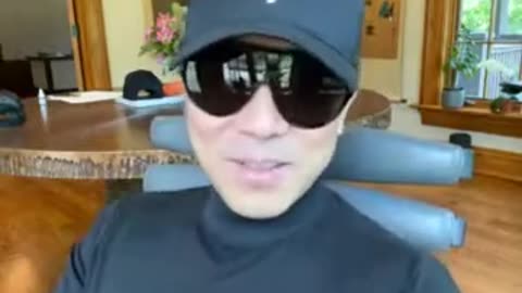 20210516文贵先生GETTR¹：尊敬的战友们好！分享直播后的黄色故事的继续……大家知道康康，come come with me空空with me。是什么意思吗？