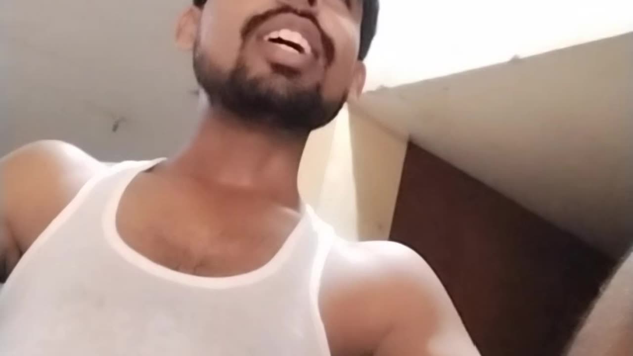 Sing a funny song 😂🤣