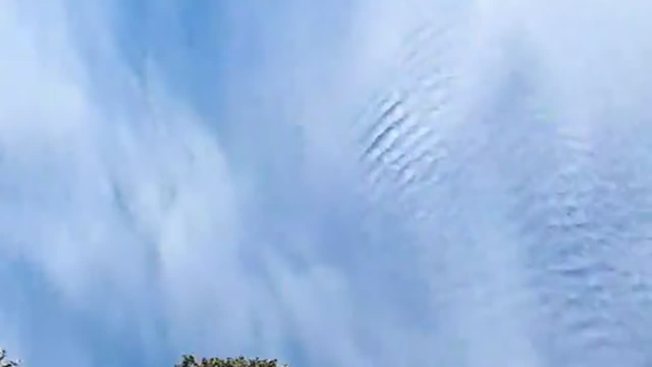 Himmel in Berlin am 5.9.2023 um 14:13 Uhr