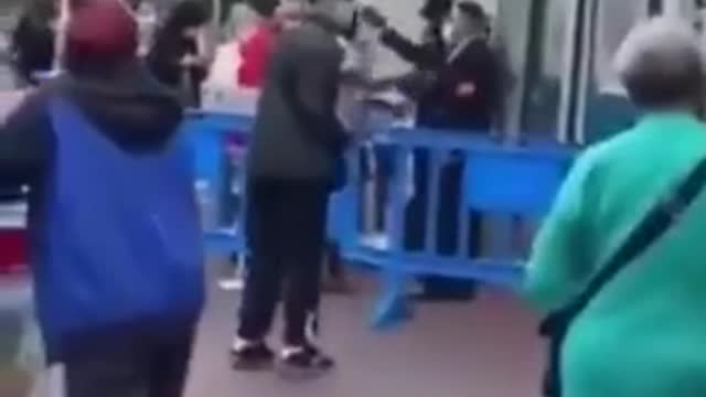 Super market in France No vax passport no entry