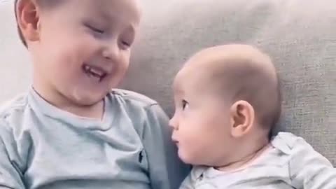 Baby reaction, Baby laughing reaction