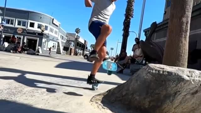 The wind is free, hope you are also dangerous action do not imitate skateboard