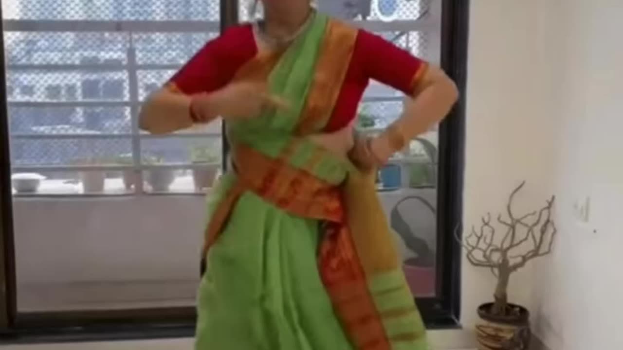 Old leady dance in dj song