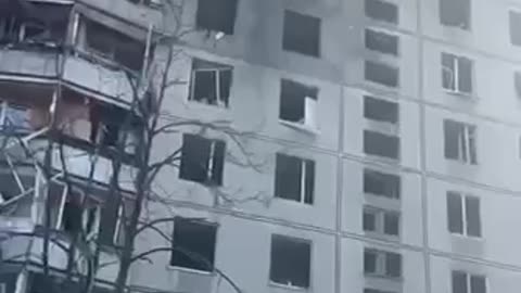 💔 In Kharkiv, the occupiers attacked a multi-storey residential building, a fire