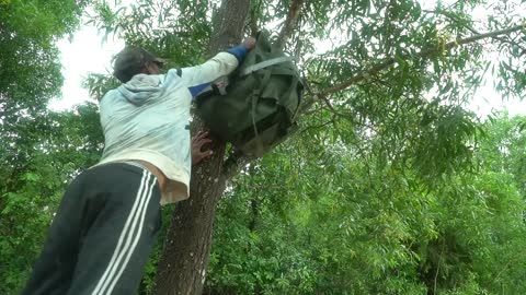 BUSHCRAFT Building 9m Camping Floating Under Raining Season