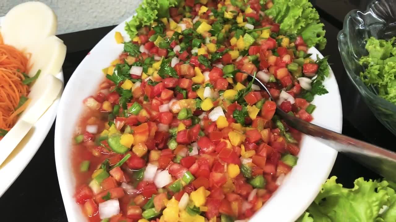 SALADAS DIFERENTES