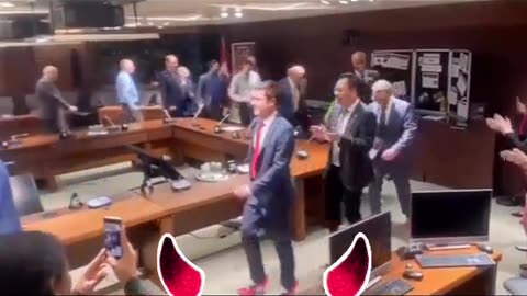 Canadian MPs wearing pink heels to solve violence agaist women