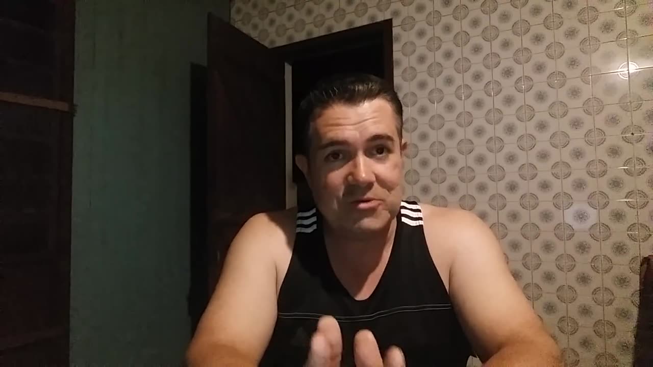Don Sandro | Kéfera Buchmann, jovem, mimada, a representante perfeita das idiotas úteis do feminismo