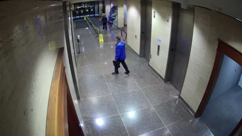 8003FCOB01ElevatorLobby_2021-01-05_06h40min01s177ms.mp4