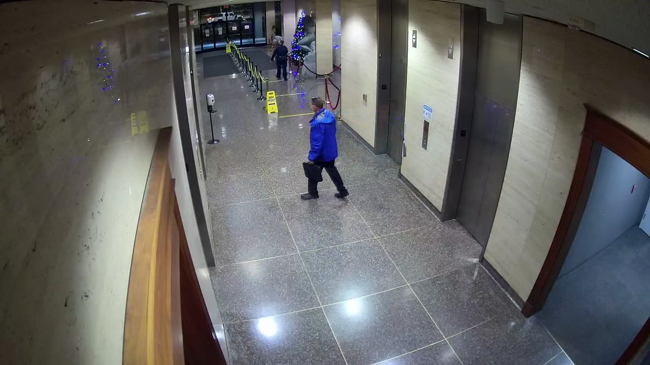 8003FCOB01ElevatorLobby_2021-01-05_06h40min01s177ms.mp4