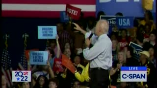 Biden tells a heckler: “Hey man! Don't jump! You look crazy enough to jump.”