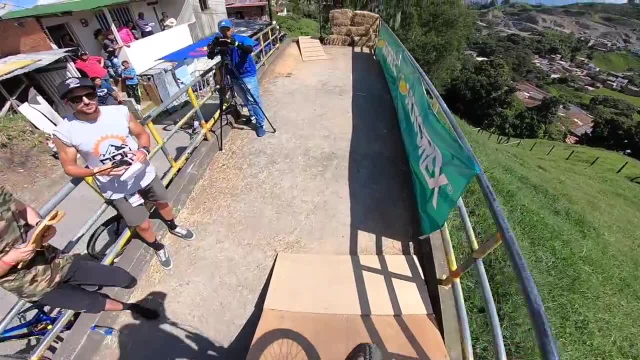CRAZY URBAN MTB DOWNHILL TRACK - FULL RACE RUN!
