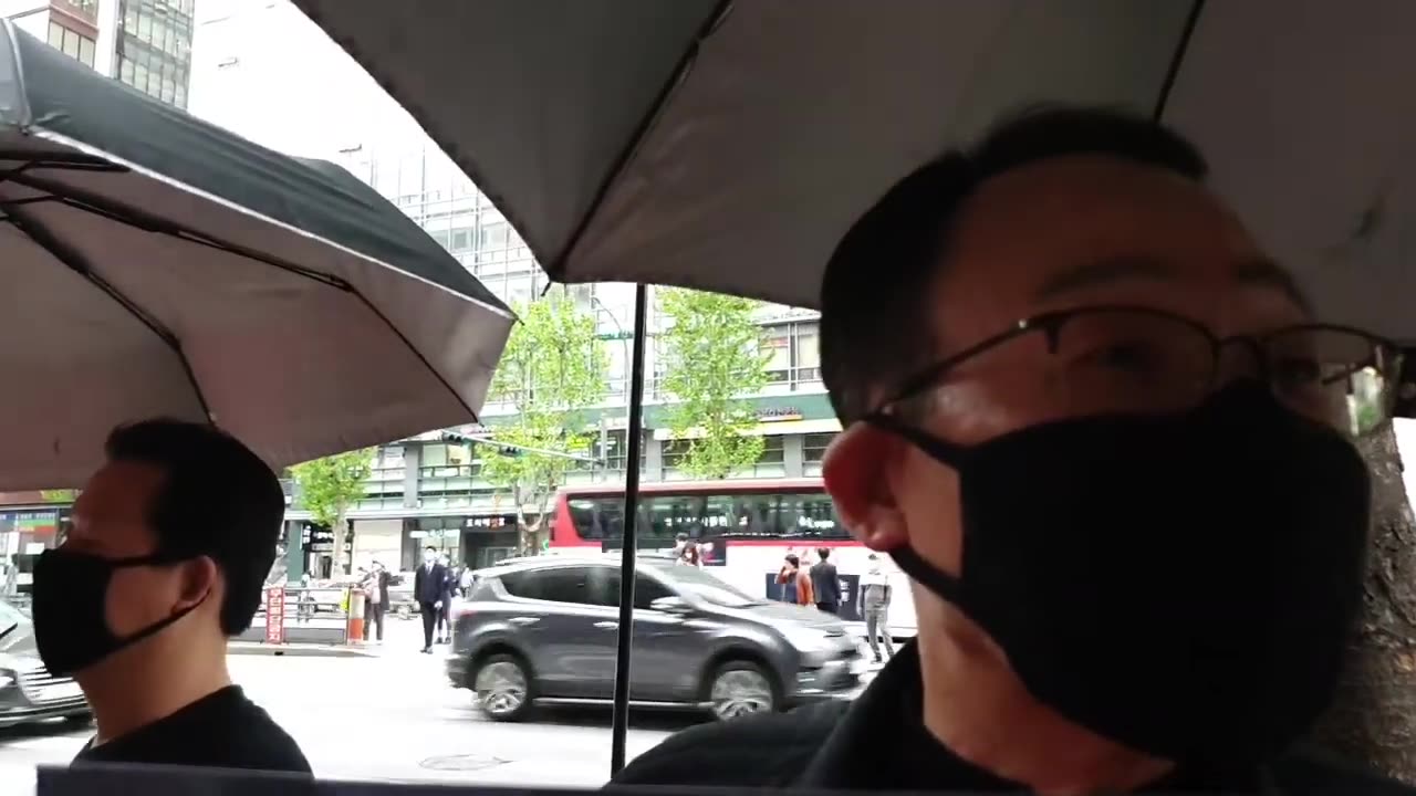 20200517_V3_S03(24D5mnHVeuc)젊은이들이 진실을 규명코자 강남거리에 나오니 흐뭇해하시는 어르신