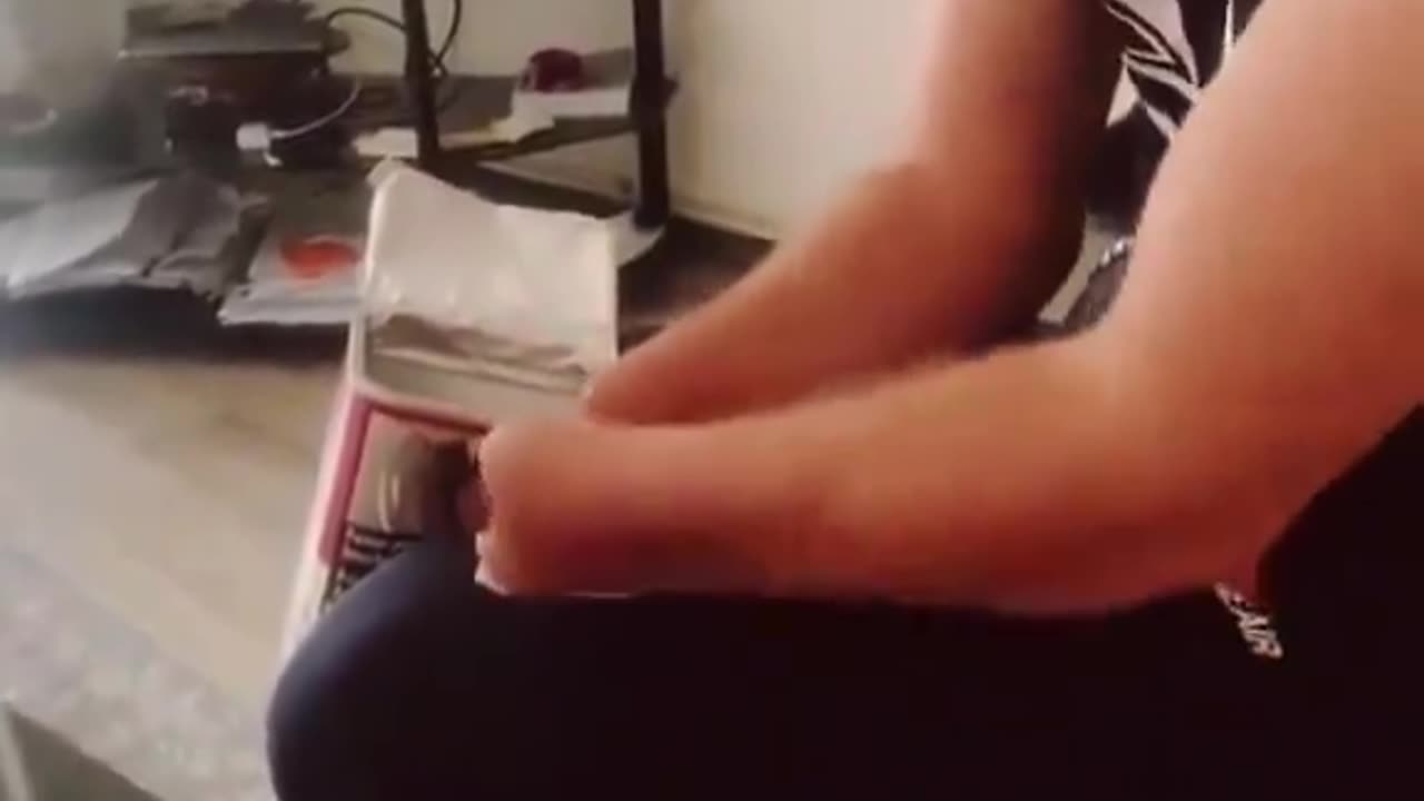 Rolling Joints With No Hands