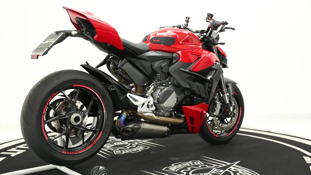 DUCATI STREETFIGHTER V2