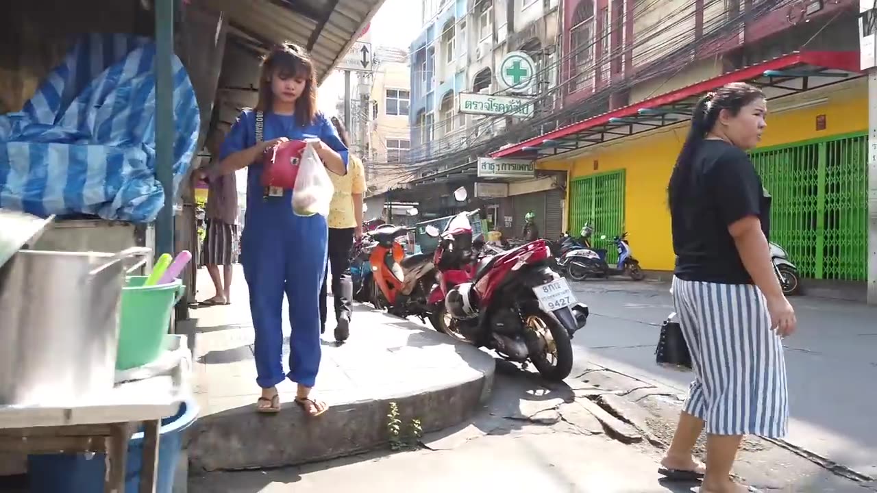 Thai restaurant owner tried to marry her 19 year-old younger daughter to me