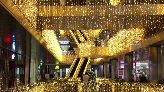 HUDSON YARDS XMASDECORATIONS