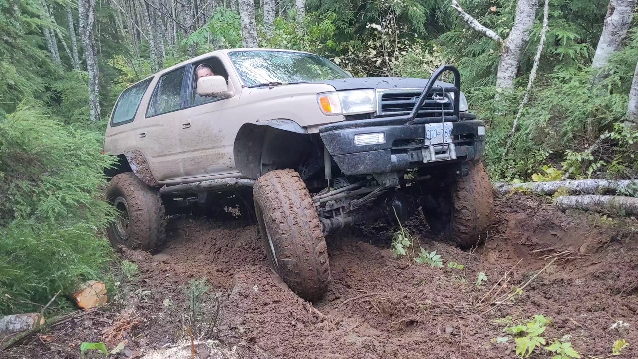 Ski Hill Struggle Bus
