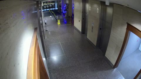 8003FCOB01ElevatorLobby_2021-01-05_05h00min01s117ms.mp4