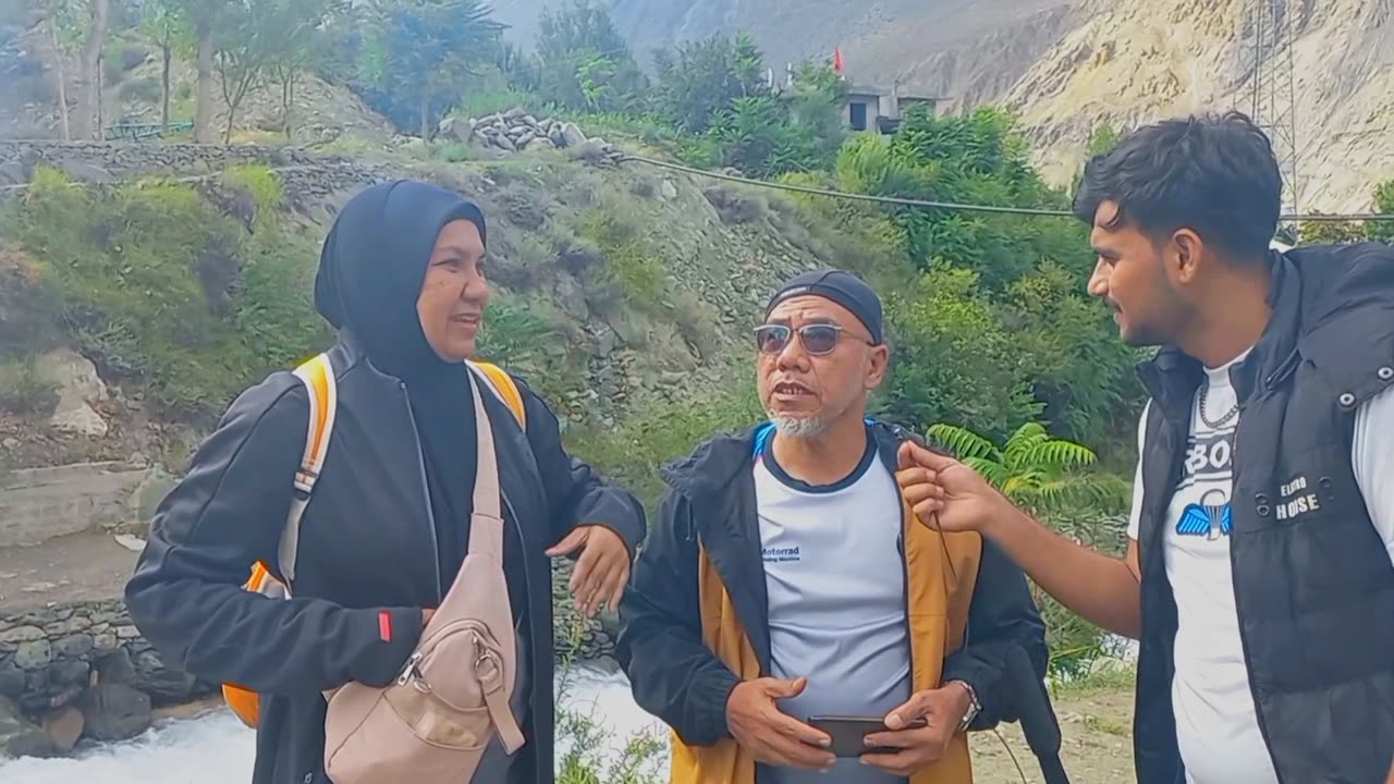 Pakistan beautiful tourist place interview with Malaysian 🇲🇾