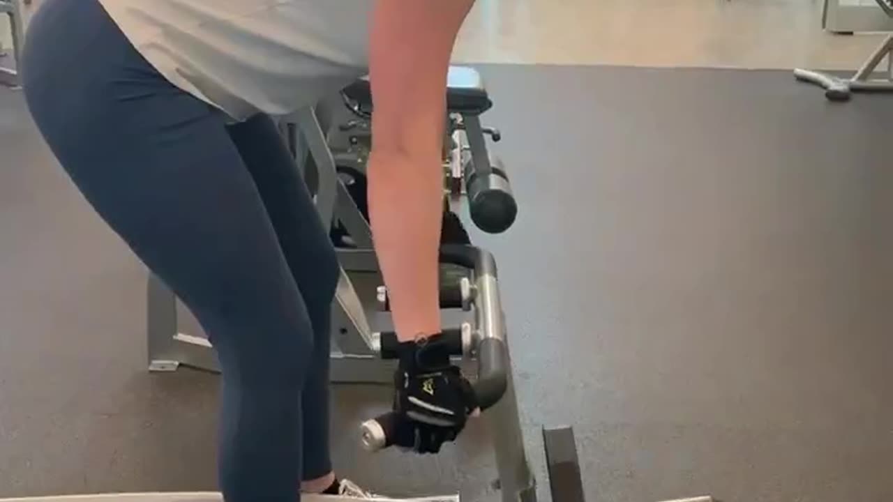 R.E.P.S Personal Training - T-Bar Row Wide Grip