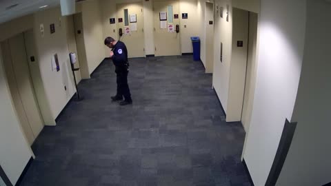8004FCOB02ElevatorLobby_2021-01-05_01h40min00s203ms.mp4