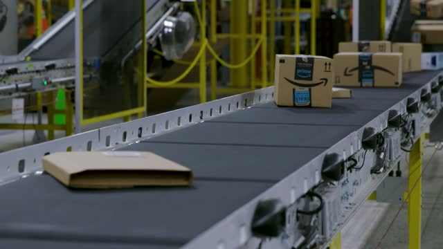 US Labor Department accuses Amazon of failing to keep warehouse workers safe