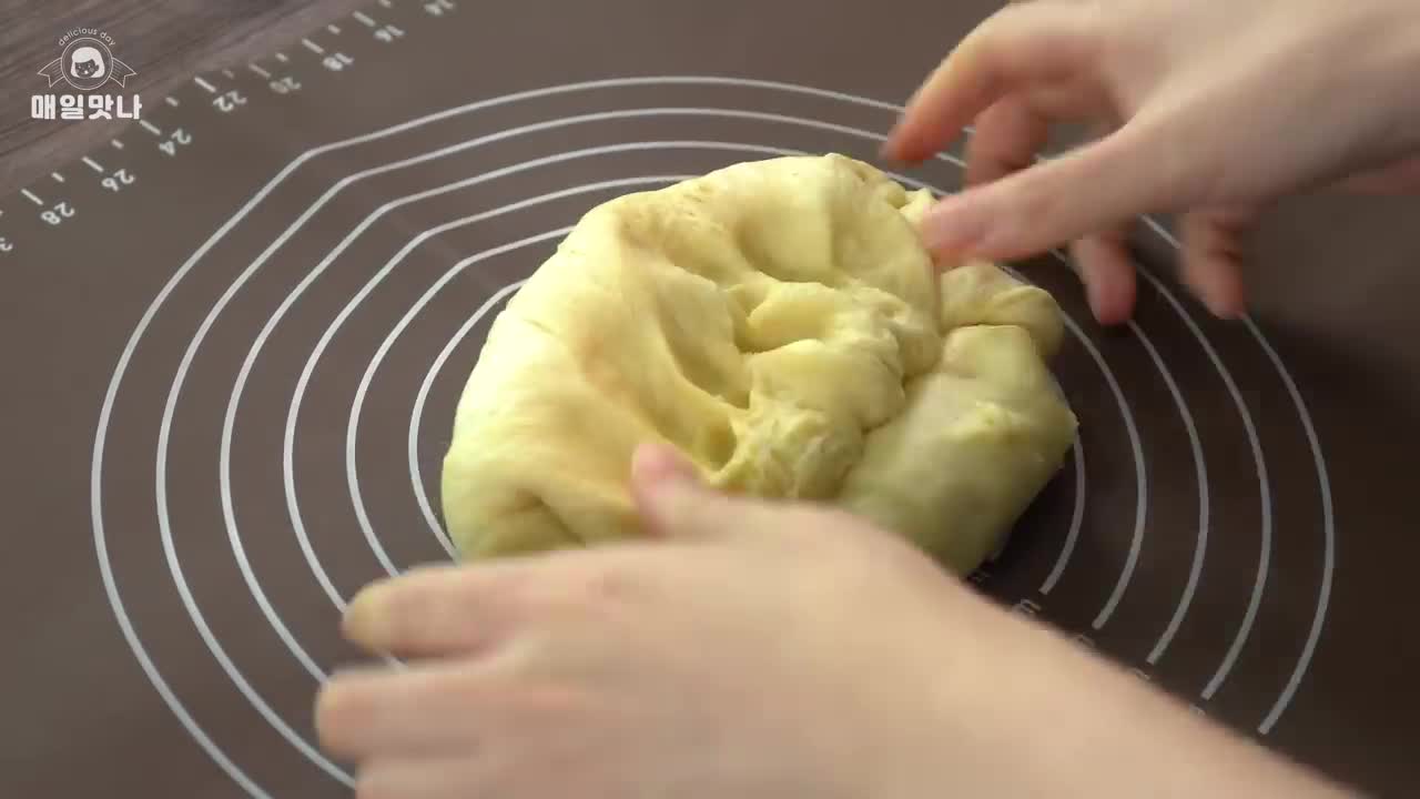 [No-Oven] Strawberry Cream Donut :: The Secret of Fluffy Bread Dough