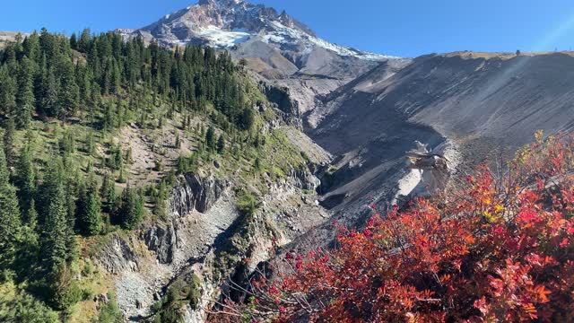 Oregon – Mount Hood – Massive Mountain Basin Views – 4K