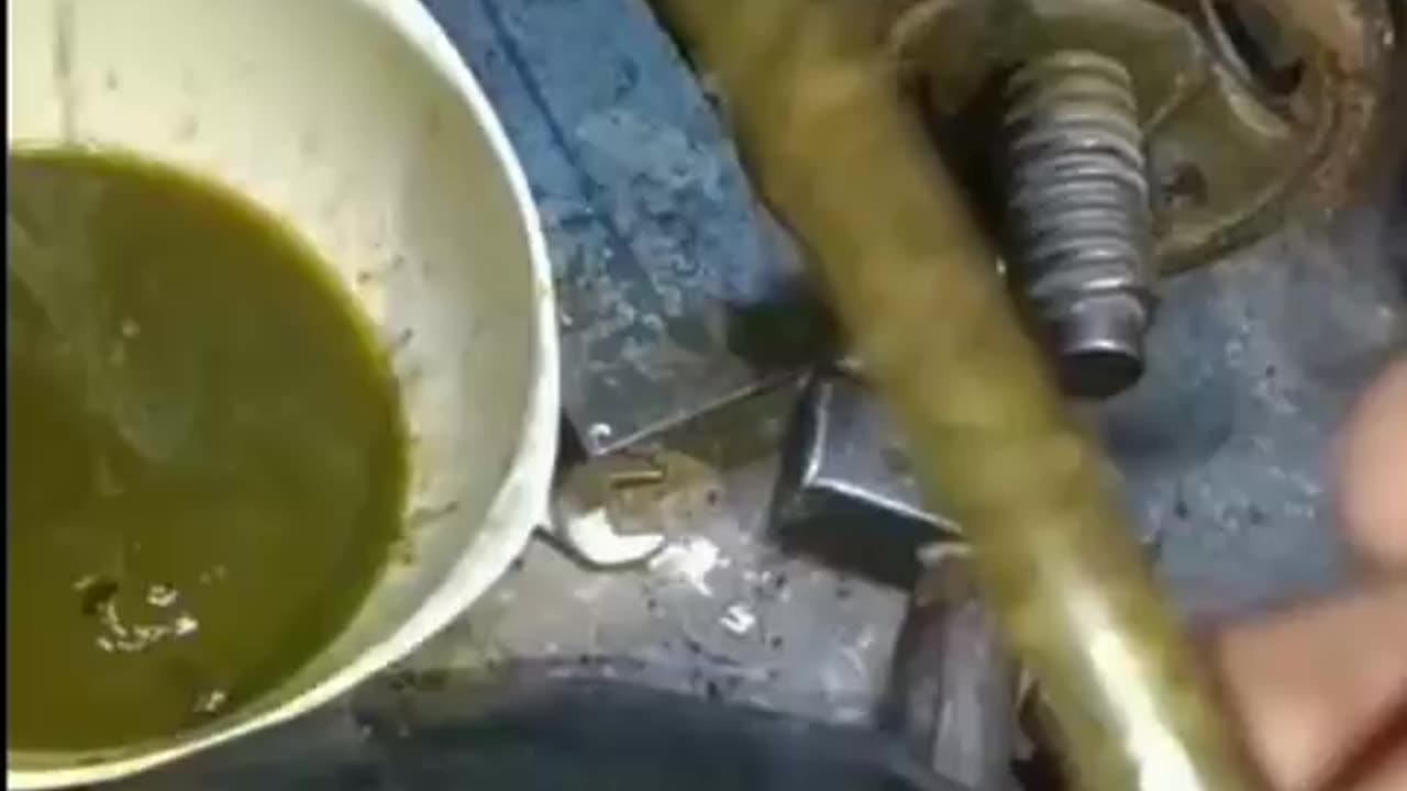 Oil extractor machine