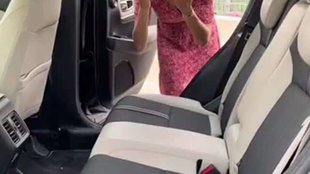103_ How crazy are those magic car seats Honda E HEV shorts jessicarmaniac HRV Cars