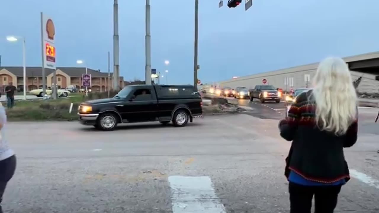 Take Our Border Back Convoy passes through Brookshire, Texas