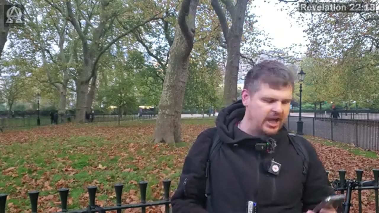 Speakers Corner -Bob's Talk On Trump Getting Elected Gets Interrupted By Johnno