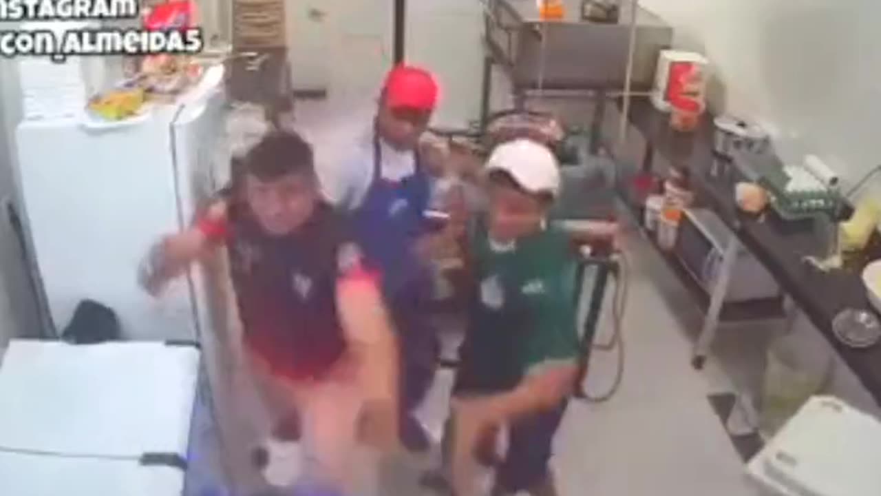 Staff vs Robber