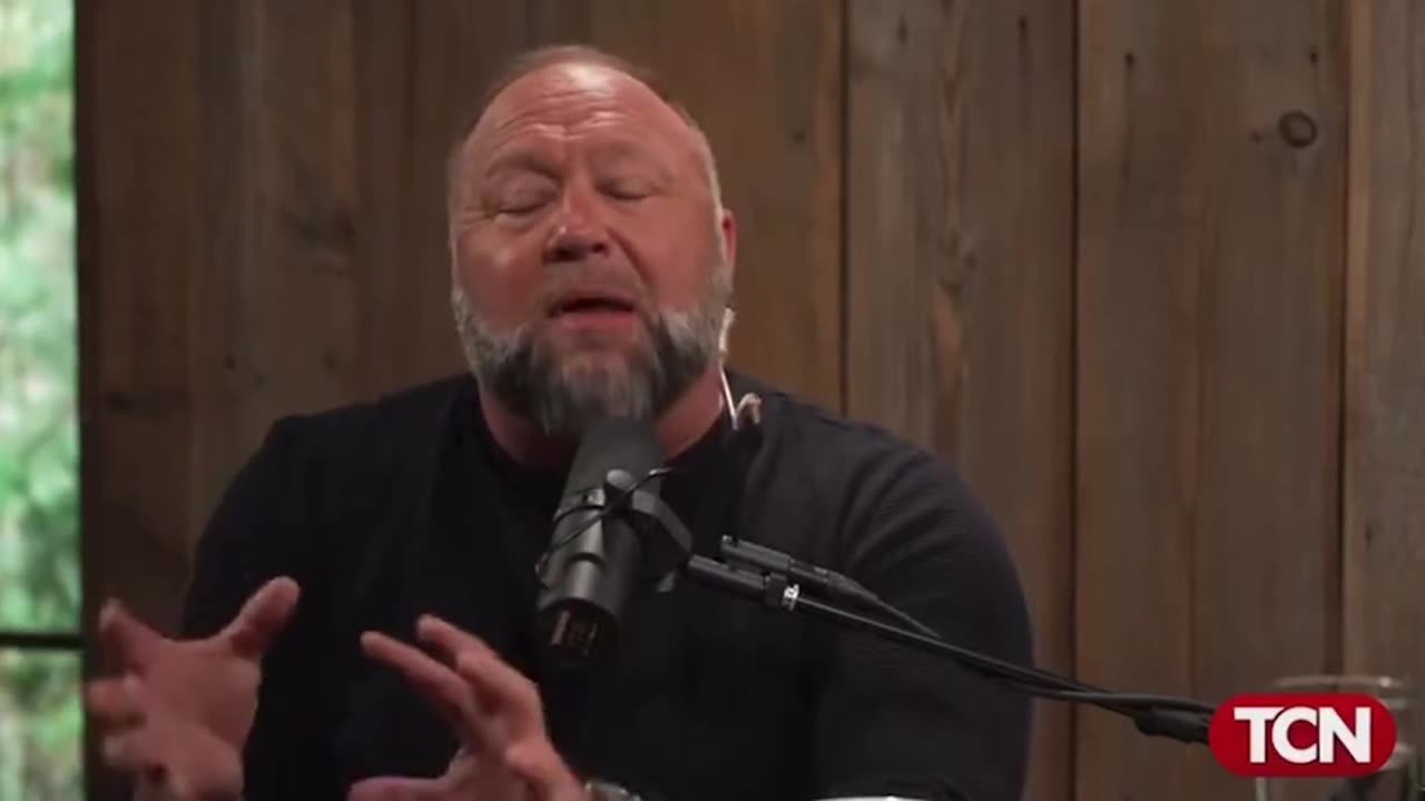 Alex Jones predicts that Democrats will weaponize violent far-left groups