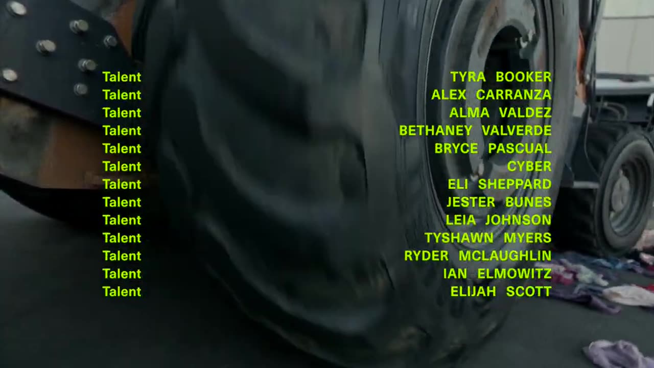 Charli xcx - Guess featuring Billie Eilish (official video)