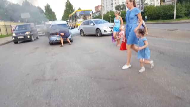 Car caught on fire in Omsk, Russia