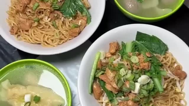 Mie Ayam Diaduk Di Baskom⁉️