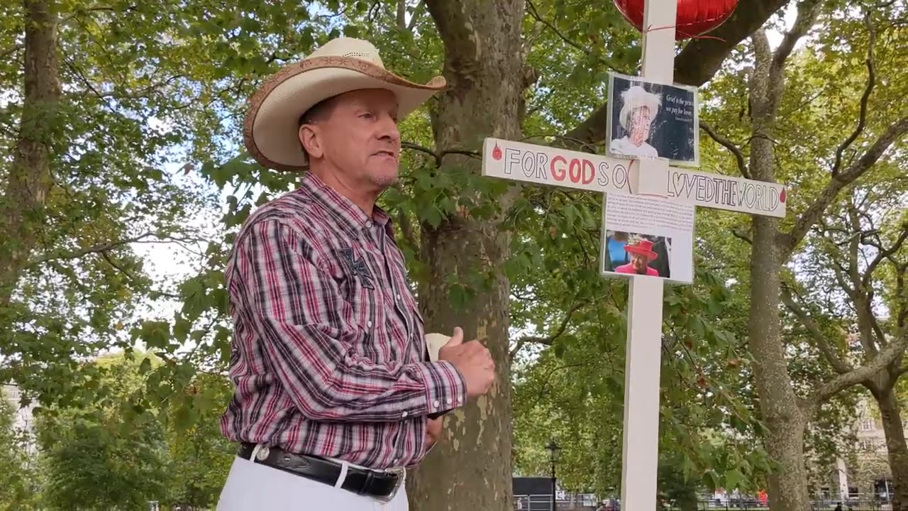 (2) Cowboy Preacher - Encourage Atheists - Speakers Corner Hyde Park London