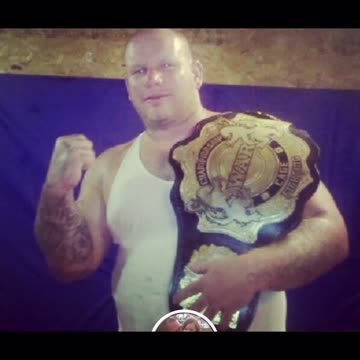 I don’t know when this picture was taken but he looks smaller in the picture