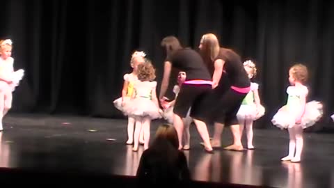 Raegan & Freya's ballerina recital fight