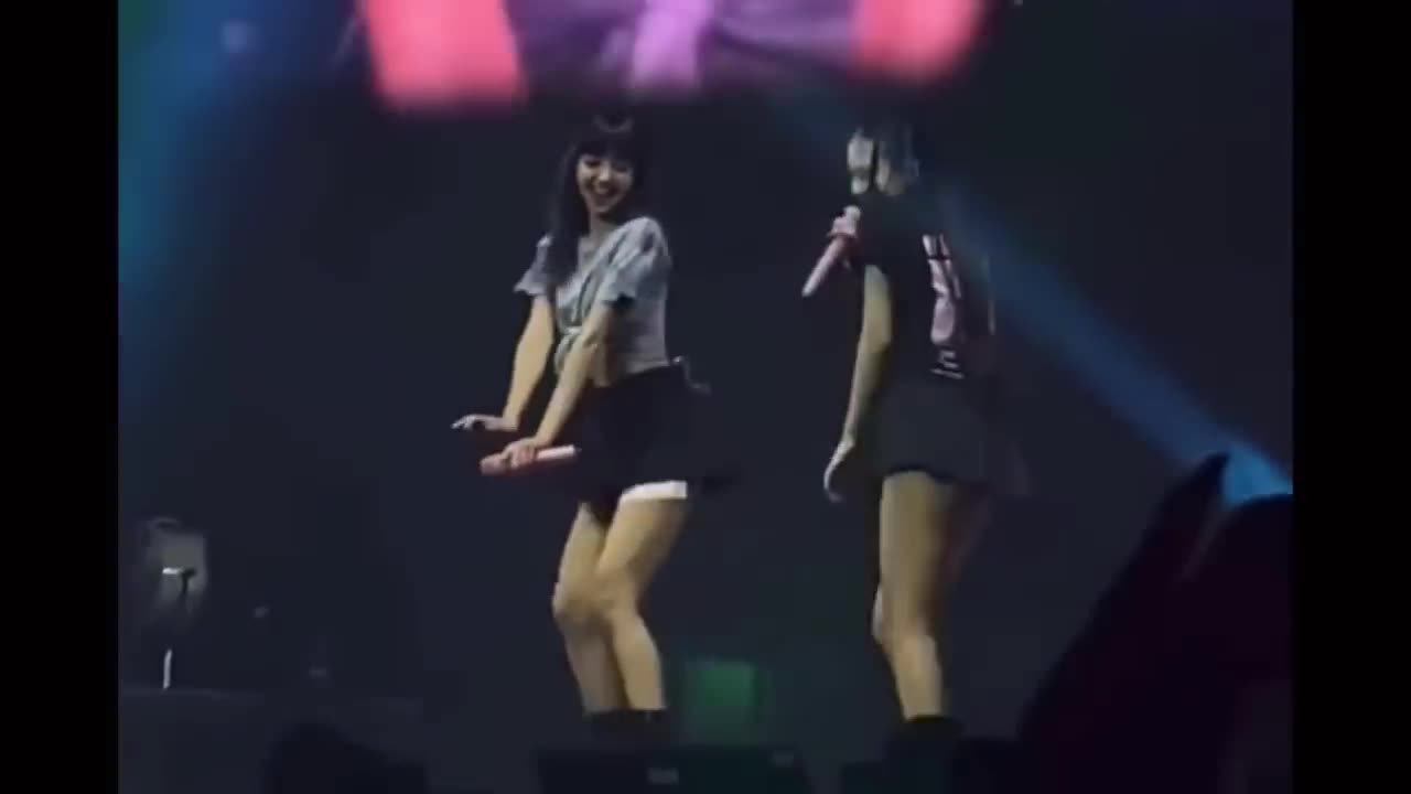 BLACKPINK goes WILD on stage