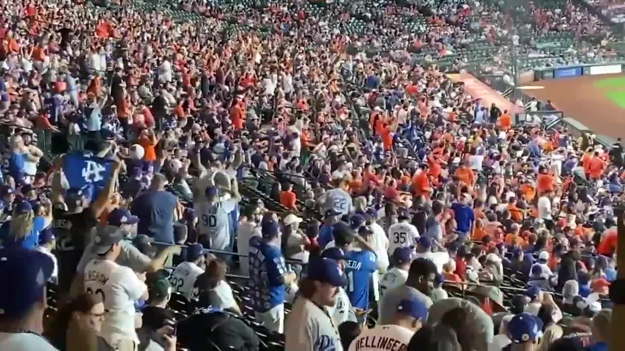 DODGERS FANS SCREAM "CHEATERS" AT HOUSTON ASTROS