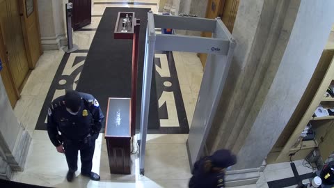 0163USCH01HouseCarriageDoor_2021-01-06_10h26min43s793ms.mp4