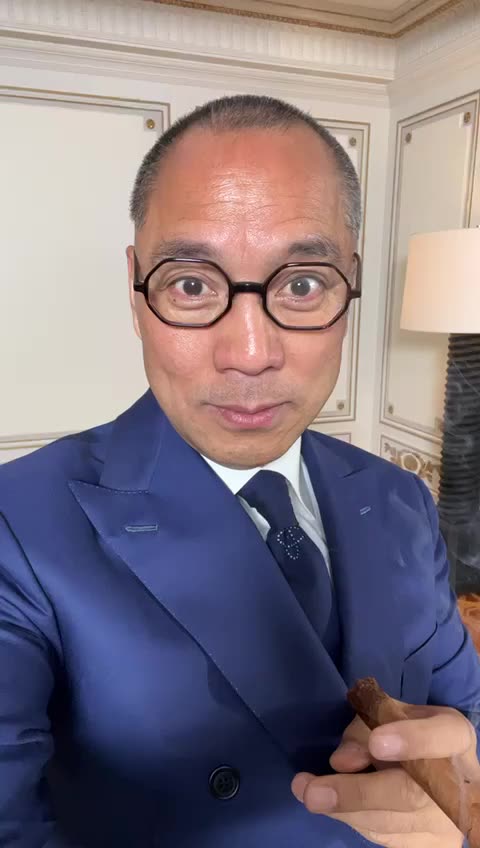 20220922文贵先生视频：七哥又抽雪茄了