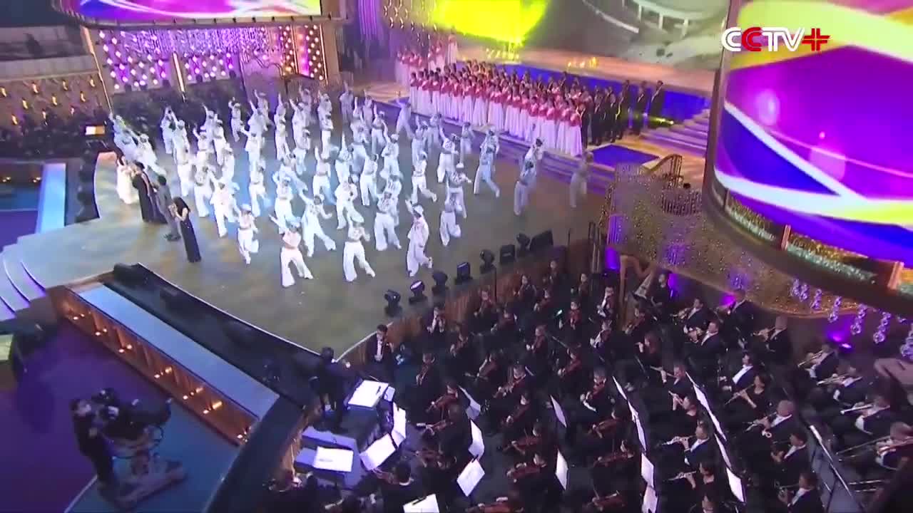 Hong Kong Stages Grand Gala Celebrating 25th Return Anniversary