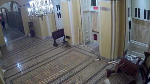 0102USCS01SenateWingDoornearS139_2021-01-06_22h14min23s603ms.mp4