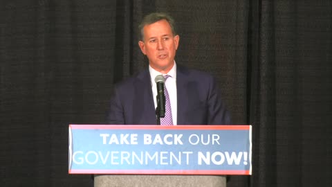 Senator Rick Santorum brings down the house at Iowa rally!