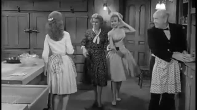 Petticoat Junction - Season 1, Episode 12 (1963) - Honeymoon Hotel